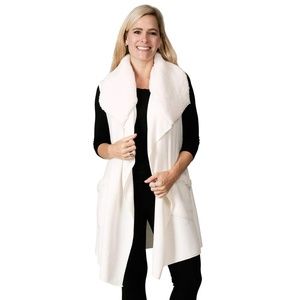 Le Moda Women’s Sherpa Trimmed Fleece Vest
